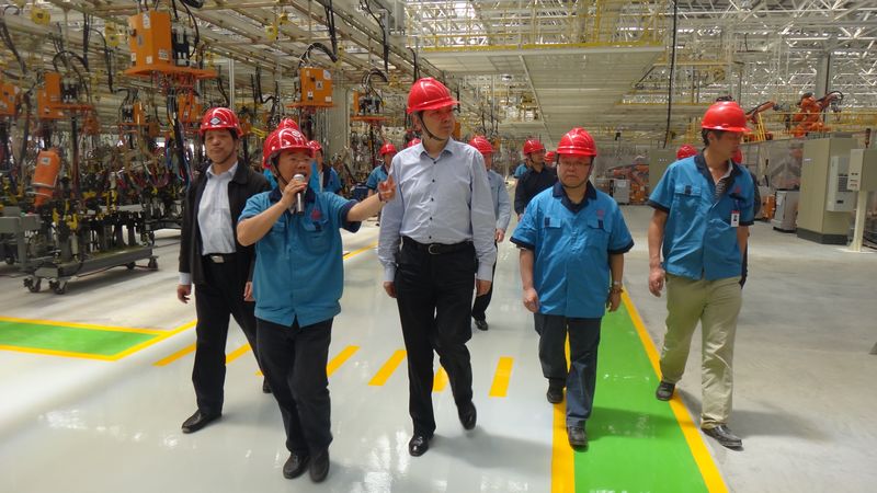 四川經(jīng)信委主任王海林調(diào)研綿陽新能源車項(xiàng)目情況