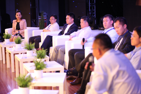 倍斯特榮獲中國財(cái)經(jīng)峰會(huì)頒發(fā)【2014最佳品牌形象獎(jiǎng)】