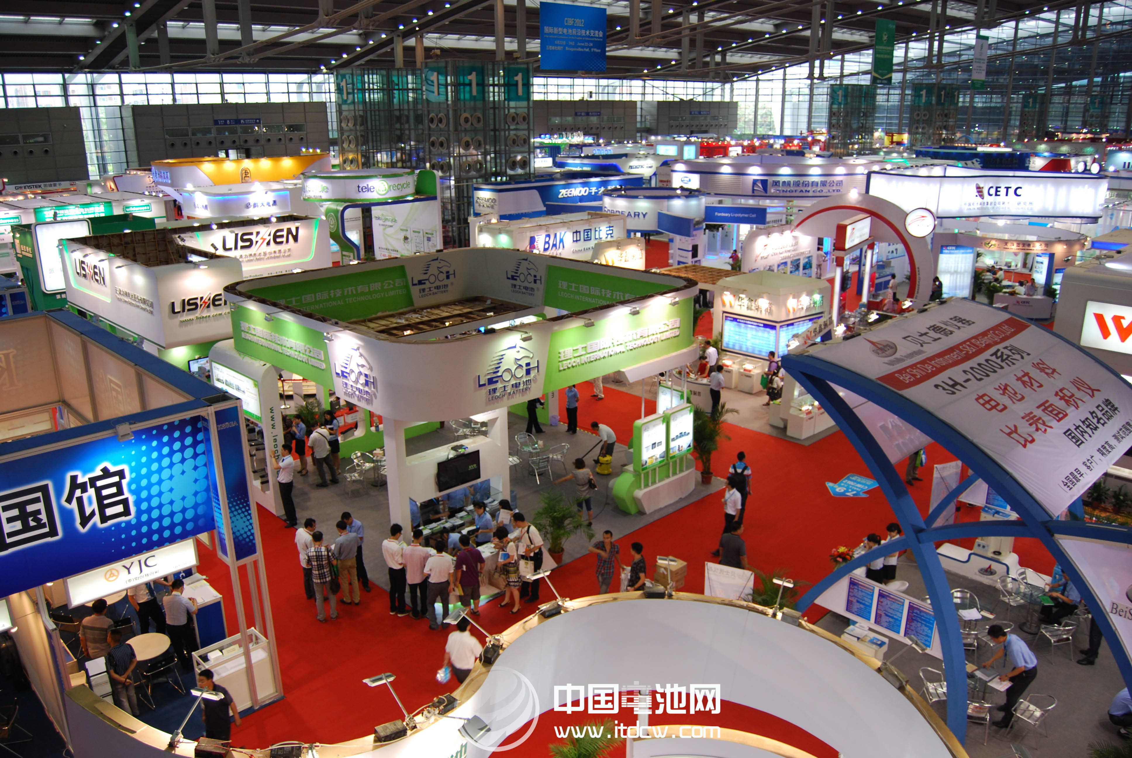 技術創新決定新能源汽車的成敗 電池是瓶頸