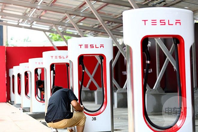 華為榮耀大動作：聯手超級電動車特斯拉