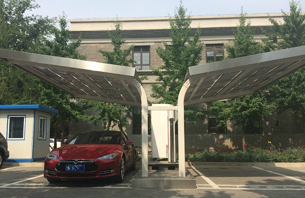 合肥或建特斯拉式太陽能充電站 頂棚將設置光伏電板 合肥或建特斯拉式太陽能充電站 頂棚將設置光伏電板