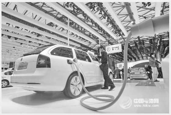 浙江三年內新建4萬充電樁 8成以上出租車用電或氣 浙江三年內新建4萬充電樁 8成以上出租車用電或氣