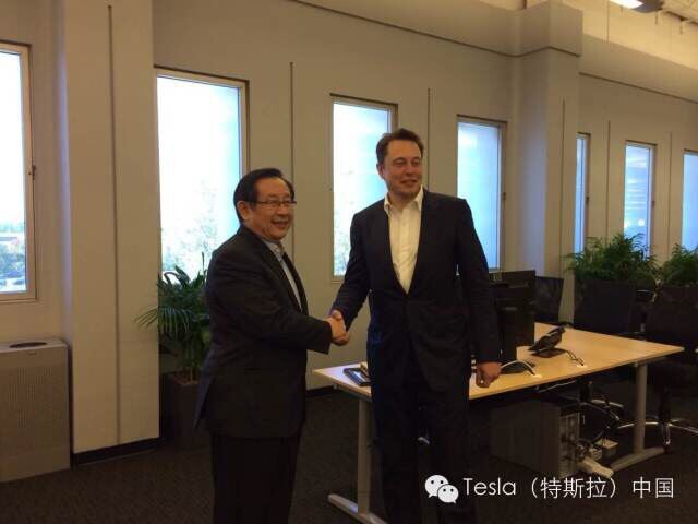 科技部部長(zhǎng)萬(wàn)鋼參觀特斯拉總部 聽(tīng)美國(guó)車(chē)主怎么說(shuō)