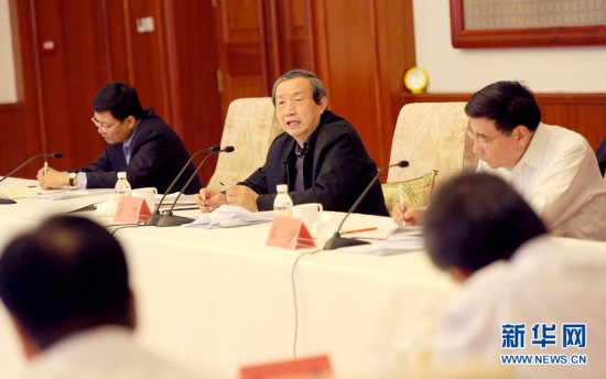 國務(wù)院副總理馬凱:提升動力電池研發(fā)生產(chǎn)水平 國務(wù)院副總理馬凱:提升動力電池研發(fā)生產(chǎn)水平