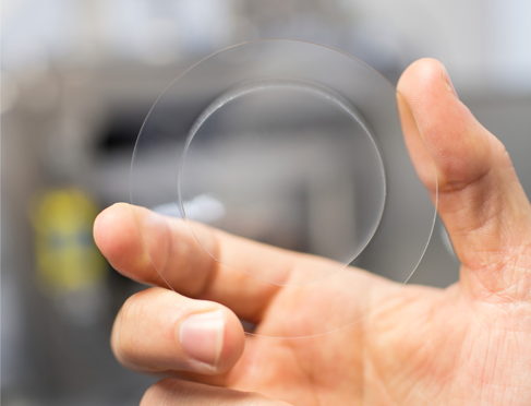 新興技術：超薄藍寶石制造低價防刮擦顯示屏