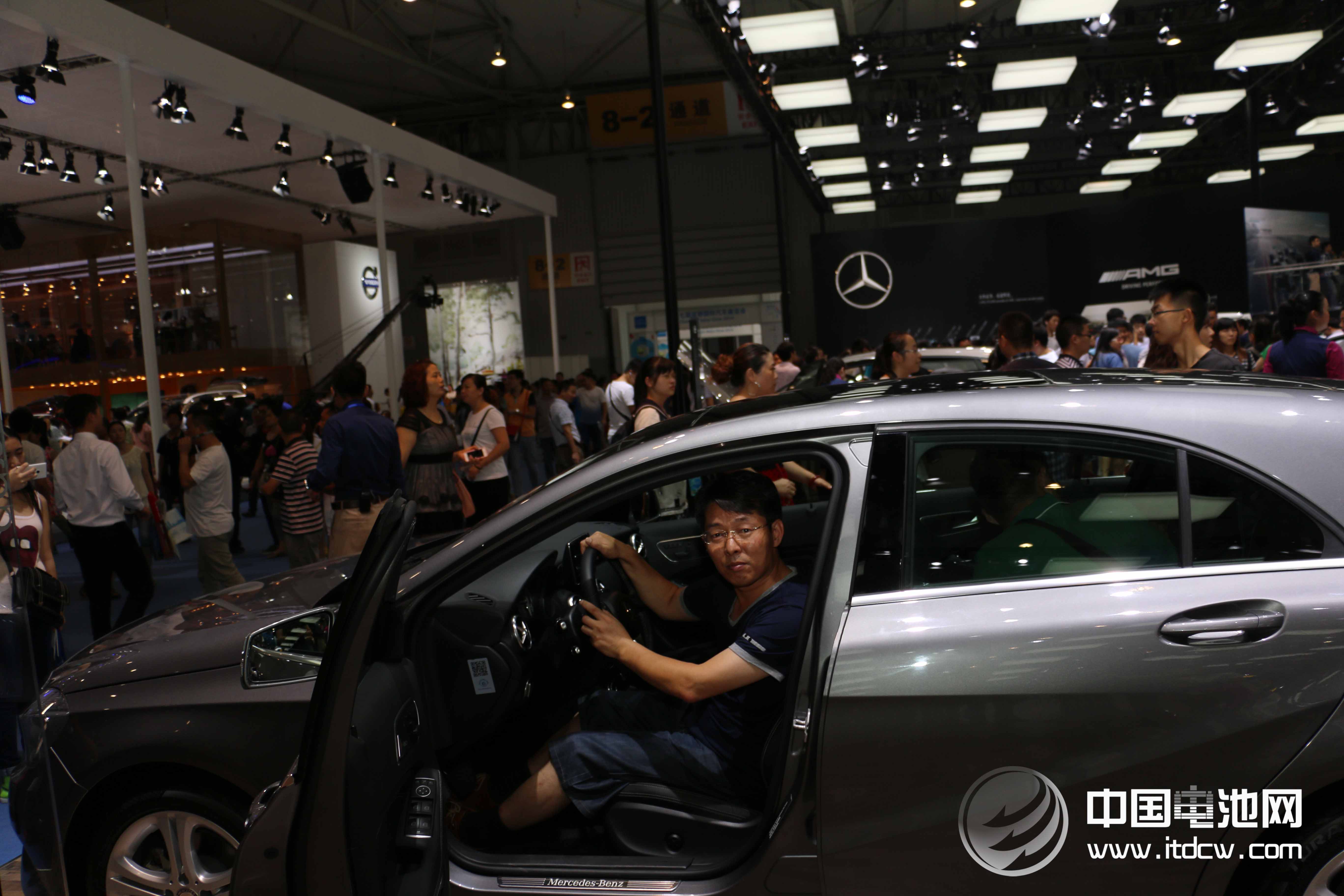 新能源汽車產銷迎來“小爆發”  各地出臺扶持政策