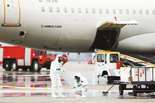 重慶機(jī)場演練：鋰電池“自燃” 放射性貨物“泄漏”