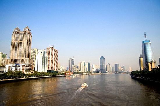 中期檢查加速推進 新能源車試點城市或?qū)⑾磁? alt=