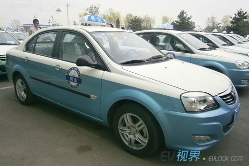 500輛電動出租北京城區投運 將首次跨區運營 500輛電動出租北京城區投運 將首次跨區運營