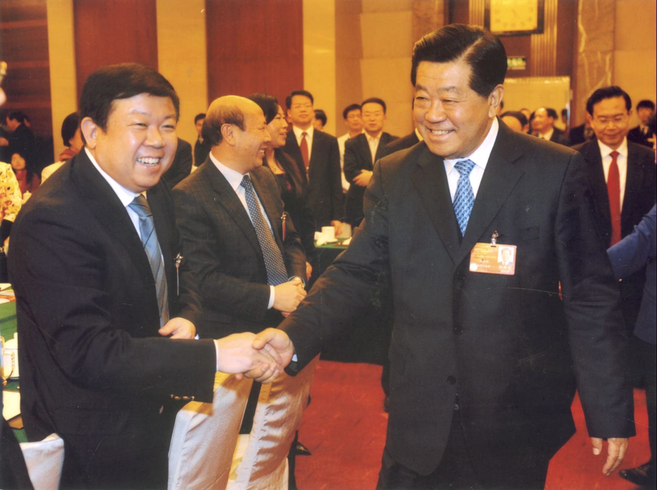 背負巨額欠款 諱言董事長成老賴 眾和股份定增存疑 背負巨額欠款 諱言董事長成老賴 眾和股份定增存疑