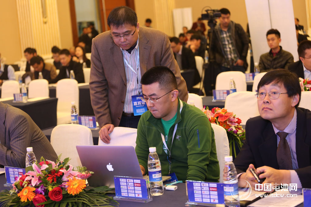 新能源車(chē)推廣急速打補(bǔ)丁 放開(kāi)生產(chǎn)準(zhǔn)入門(mén)檻 新能源車(chē)推廣急速打補(bǔ)丁 放開(kāi)生產(chǎn)準(zhǔn)入門(mén)檻