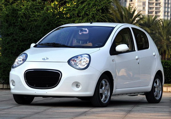 五千輛租賃項(xiàng)目 吉利沖破霧霾千輛熊貓電動(dòng)成都