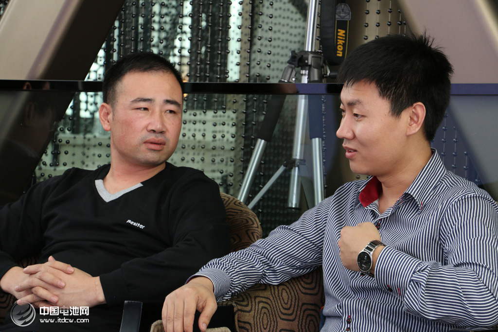 蘋果iPhone天生伴侶  深圳倍斯特推出小蘋果移動(dòng)電源