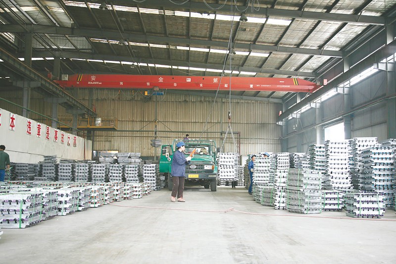 國內鉛價暴跌  鉛蓄電池行業苦日子還未到盡頭