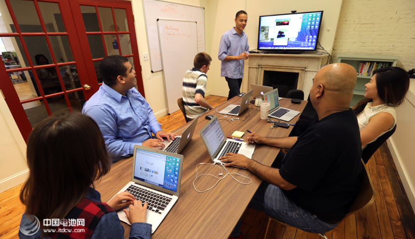 從石墨烯到柔性顯示屏 智能穿戴設(shè)備新科技盤點(diǎn)