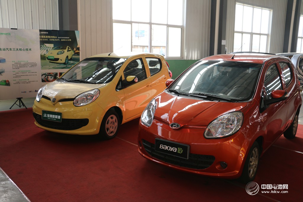 活動得到了山東省汽車行業(yè)協(xié)會的大力支持。圖為調(diào)研團(tuán)在山東德州——德州寶雅新能源汽車有限公司考察、交流。 活動得到了山東省汽車行業(yè)協(xié)會的大力支持。圖為調(diào)研團(tuán)在山東德州——德州寶雅新能源汽車有限公司考察、交流。