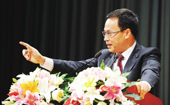 漢能發布移動能源戰略 太陽能薄膜進入汽車手機 漢能發布移動能源戰略 太陽能薄膜進入汽車手機