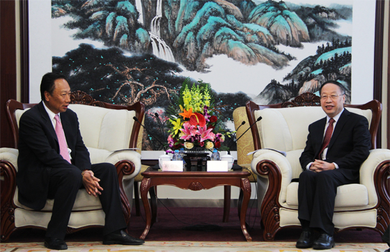 蘇波會見臺灣富士康科技集團總裁郭臺銘 蘇波會見臺灣富士康科技集團總裁郭臺銘