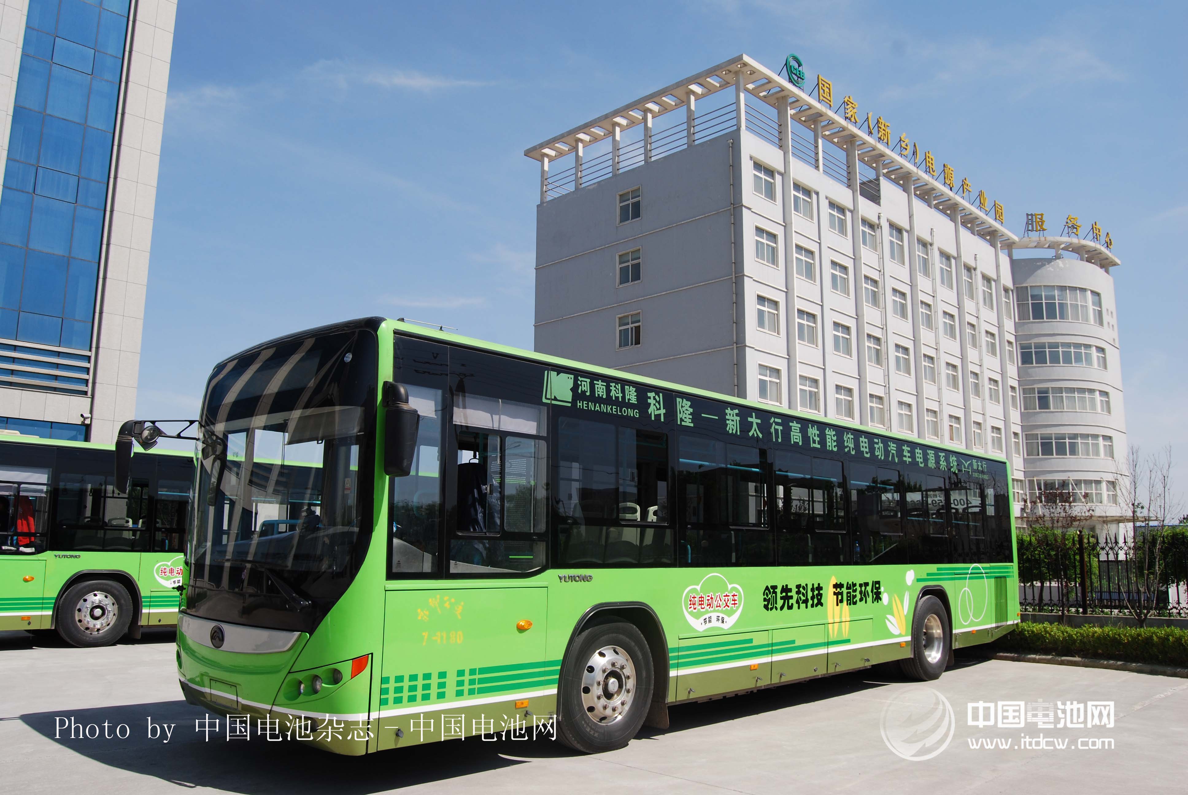 政策助推電動汽車產業鏈發展 電動汽車“加速快跑” 