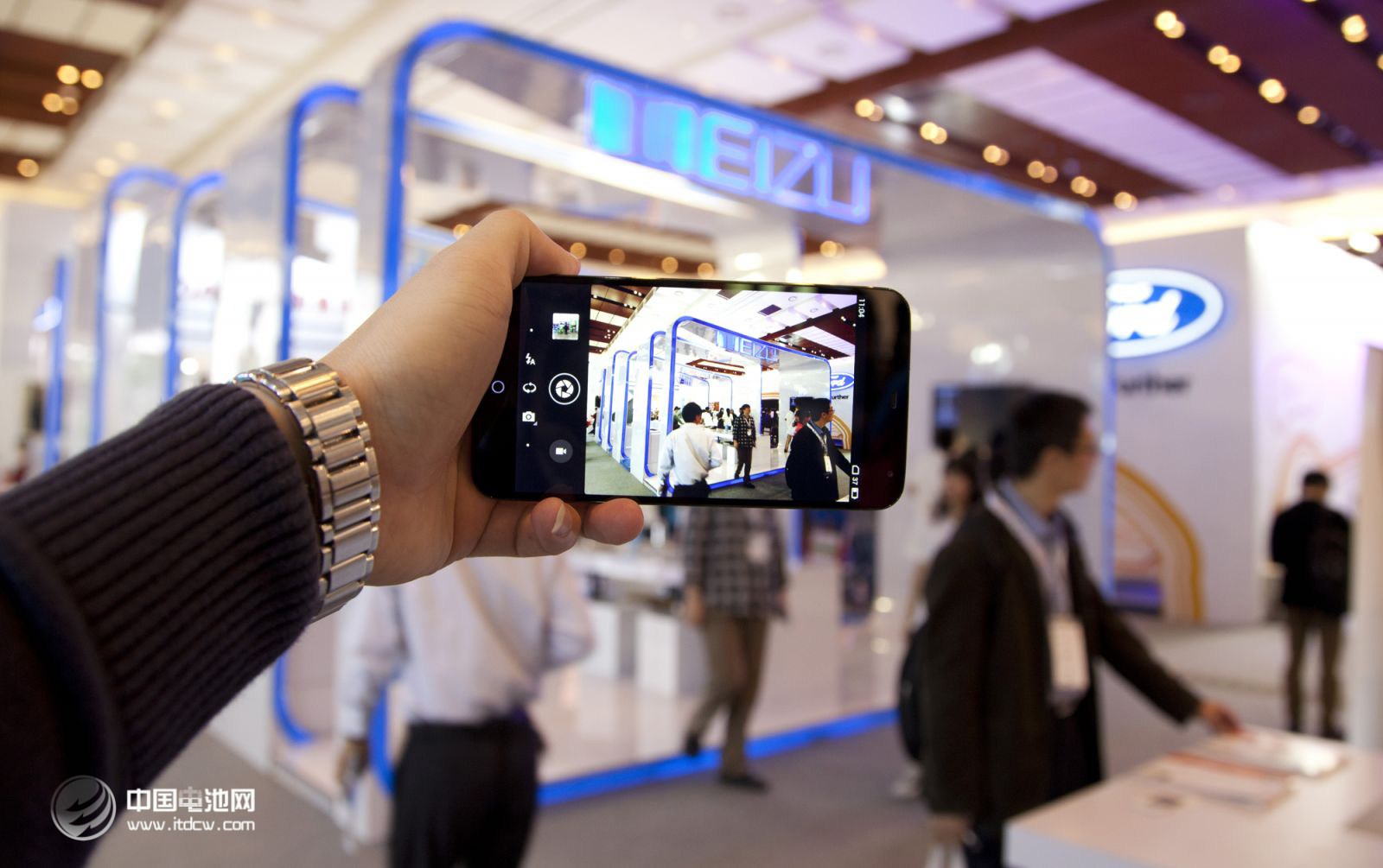 互聯(lián)網(wǎng)化是發(fā)展趨勢:基金繼續(xù)看好互聯(lián)網(wǎng)板塊 互聯(lián)網(wǎng)化是發(fā)展趨勢:基金繼續(xù)看好互聯(lián)網(wǎng)板塊