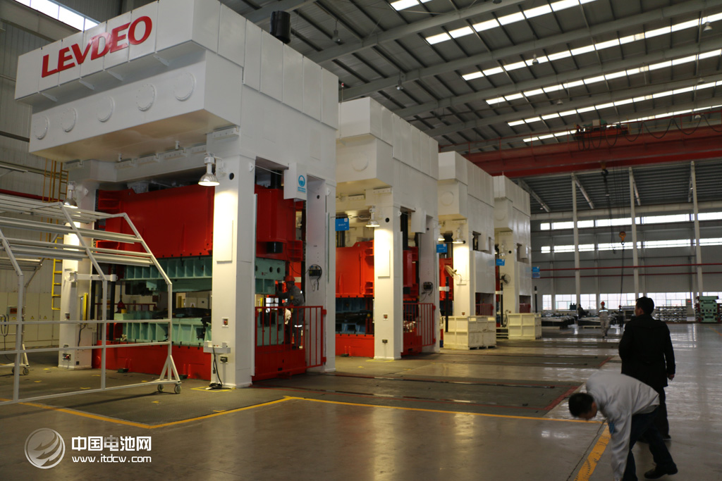 低速電動車迷途:市場蓄勢 政策不明 何去何從? 低速電動車迷途:市場蓄勢 政策不明 何去何從?