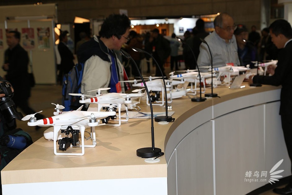 四軸飛行器：下一個電動車？攔住那架沒有牌照的無人機