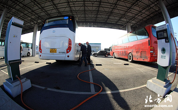 新能源車充電樁市場達萬億 概念股本周全面爆發(fā) 新能源車充電樁市場達萬億 概念股本周全面爆發(fā)