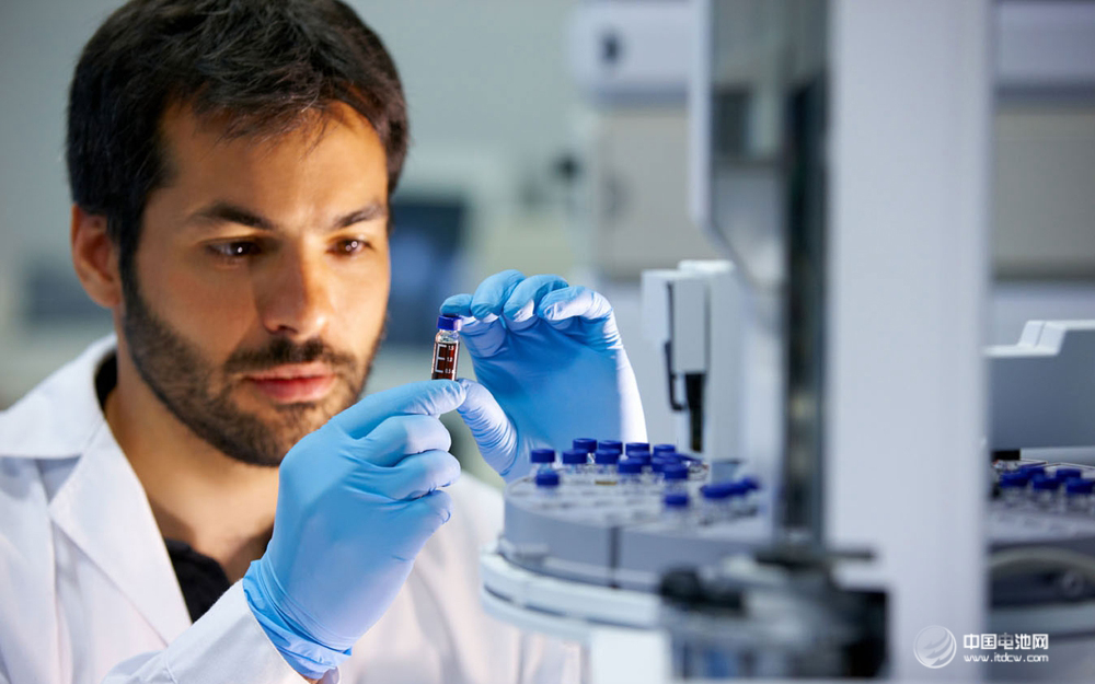 糟糕的電池續航 終于有家巨頭看不下去了! 糟糕的電池續航 終于有家巨頭看不下去了!