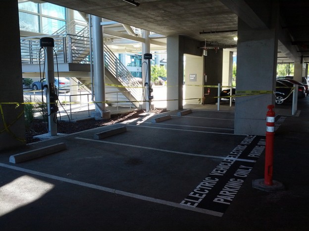 電動車進(jìn)駐大樓 美國ChargePoint 推出公寓用電動車充電座