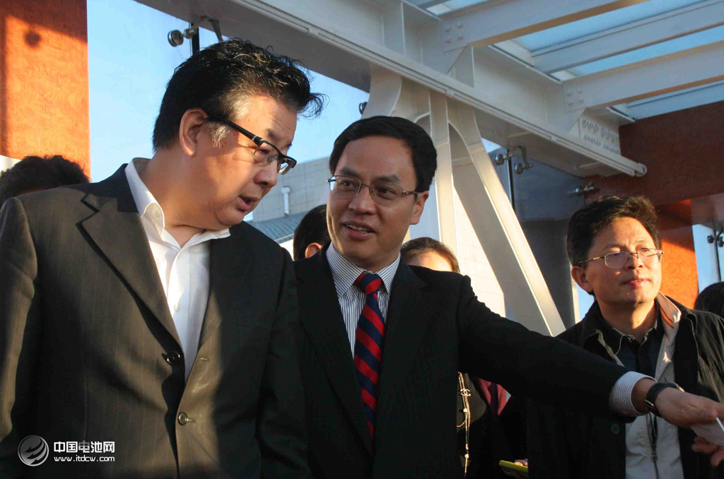 漢能控股董事長李河君 漢能控股董事長李河君