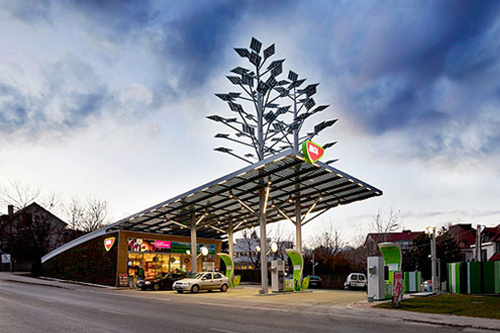 陜西省首座高速公路汽車充電站投用 最快1小時完成充電 陜西省首座高速公路汽車充電站投用 最快1小時完成充電