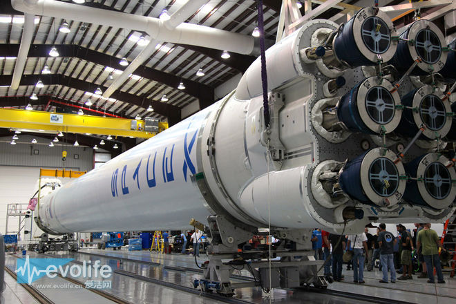 4000顆人造衛星繞著飛 SpaceX欲搭建全球互聯網 4000顆人造衛星繞著飛 SpaceX欲搭建全球互聯網