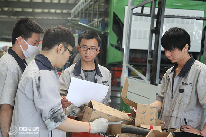 銀隆新能源汽車發展壯大的見證人 為楊興軍點贊! 銀隆新能源汽車發展壯大的見證人 為楊興軍點贊!