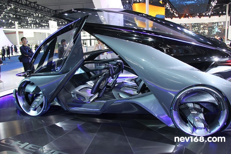 一步之遙 電動汽車離智能最近 一步之遙 電動汽車離智能最近