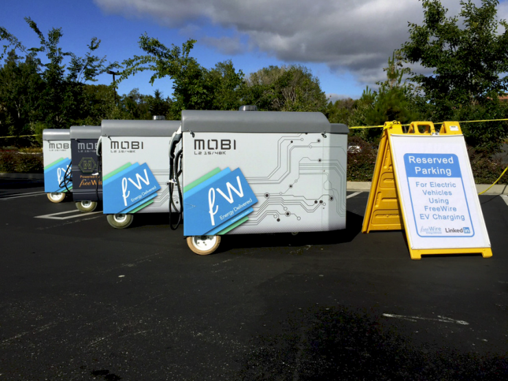 舊電池變身超大“移動電源” 解決電動車充電問題