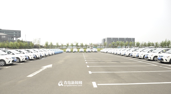 百輛新能源車交付青島高新區(qū)“創(chuàng)客” 已建3000余個充電終端 百輛新能源車交付青島高新區(qū)“創(chuàng)客” 已建3000余個充電終端