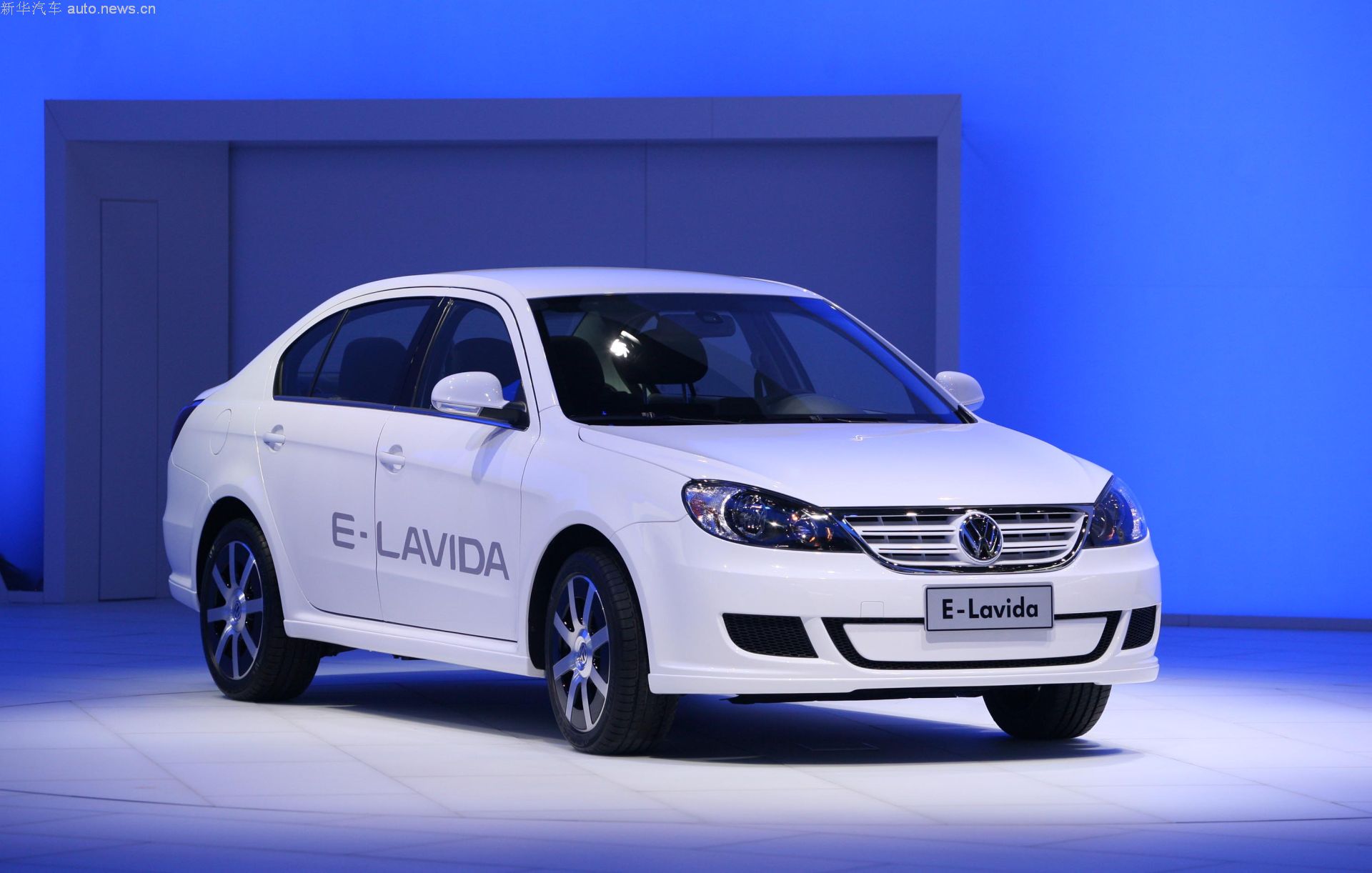 新能源汽車產銷量或翻倍 整個產業鏈有望受益 新能源汽車產銷量或翻倍 整個產業鏈有望受益