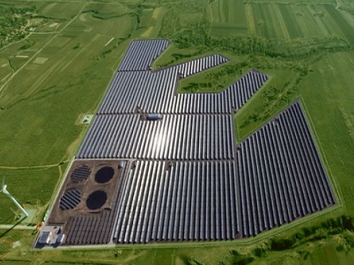 多家光伏龍頭企業(yè)深陷泥潭 盲目擴張后沉疴難愈 多家光伏龍頭企業(yè)深陷泥潭 盲目擴張后沉疴難愈