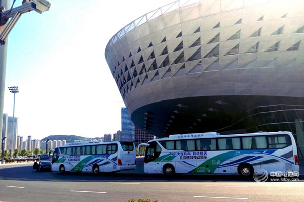 與達沃斯同行  比亞迪C9純電動客車展中國制造雄姿