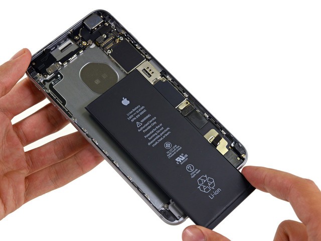 電池縮水為哪般 全新iPhone 6s Plus拆解(組圖) 電池縮水為哪般 全新iPhone 6s Plus拆解(組圖)