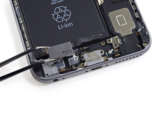 電池縮水為哪般 全新iPhone 6s Plus拆解(組圖) 電池縮水為哪般 全新iPhone 6s Plus拆解(組圖)