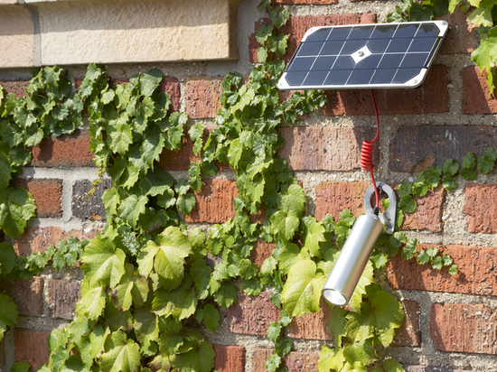 美國Voltaic Systems:用太陽能給手機(jī)充電的Shine充電寶 美國Voltaic Systems:用太陽能給手機(jī)充電的Shine充電寶