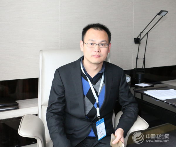 億緯鋰能鋰動力電池事業(yè)部副總經理黃紅良博士