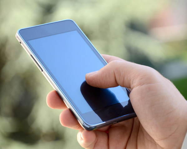 全球智能手機出貨量在2015年將首度出現個位數增長