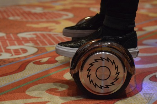 Razor Hovertrax DLX兩輪自平衡電動車