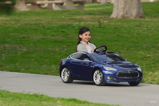 配備音響系統，孩子們可通過AUX接口在車上播放自己喜歡的音樂 - 后花園網文 - 汽車新聞