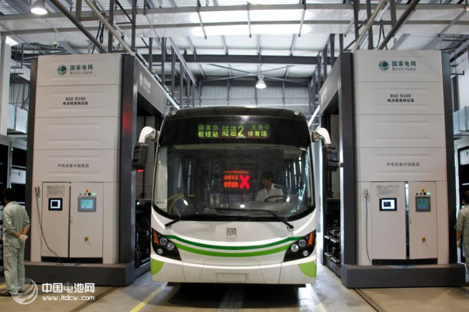 青島市電動公交車充換電量突破1億電池度