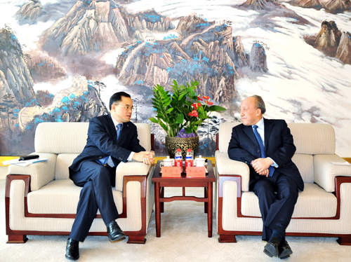 長安汽車總裁朱華榮到訪萬向集團 魯冠球談戰略合作