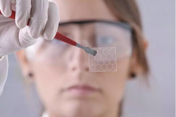 導電導熱性能最強 石墨烯超級電池有望走進千家萬戶 導電導熱性能最強 石墨烯超級電池有望走進千家萬戶