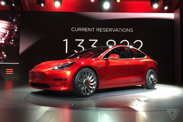 特斯拉Model 3預訂火爆 1天賣出18萬輛 特斯拉Model 3預訂火爆 1天賣出18萬輛